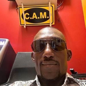 Meet your Posher, Maxo